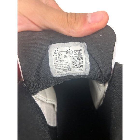 Air Jordan 12 Retro White/Red Leather Sneakers Youth Size 6Y - Picture 6 of 6